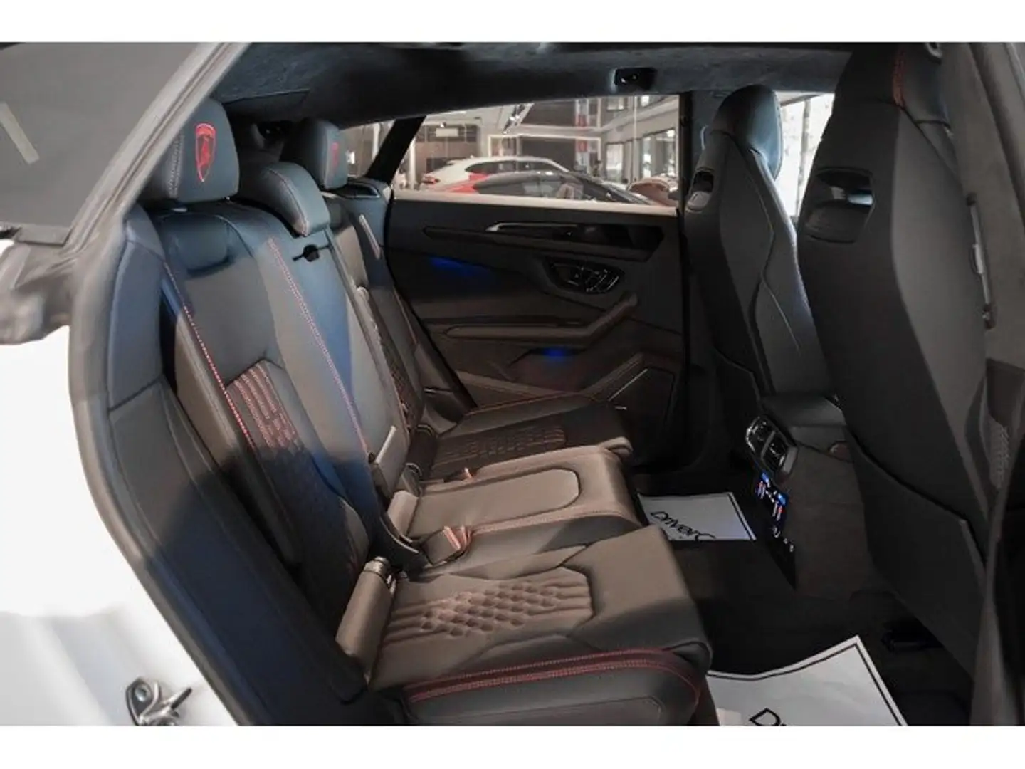 2026 Lamborghini Urus, 10 km, Spanien — Foto 10 z 12