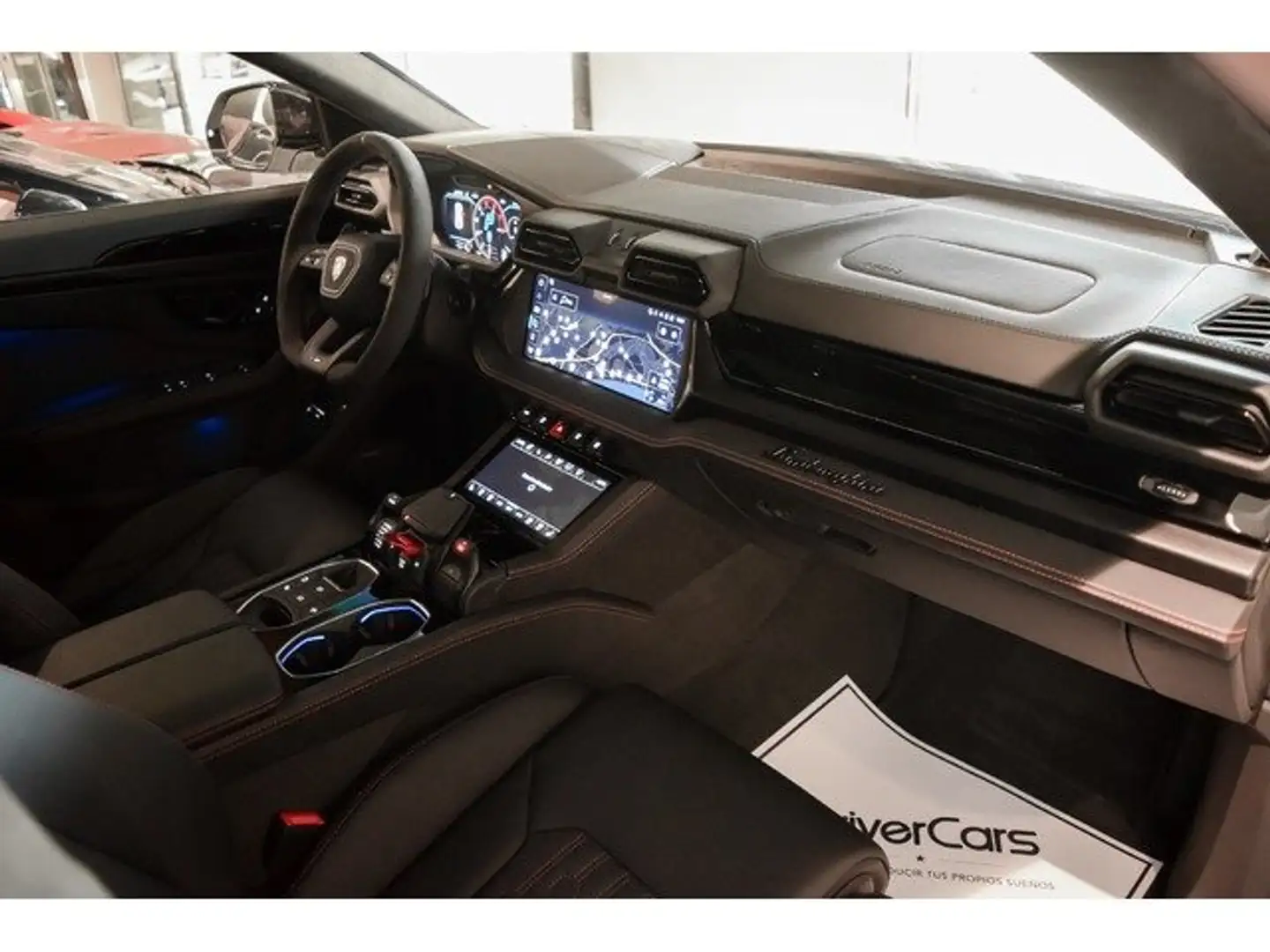 2026 Lamborghini Urus, 10 km, Spanien — Foto 4 z 12