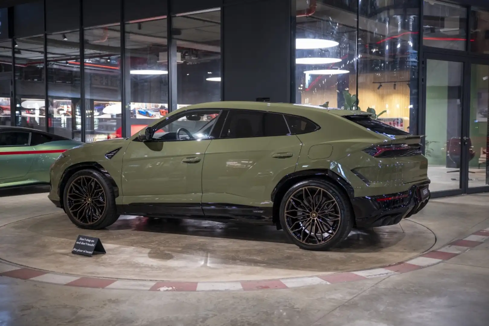 2025 Lamborghini Urus, 4.535 km, Spanien — Foto 7 z 12
