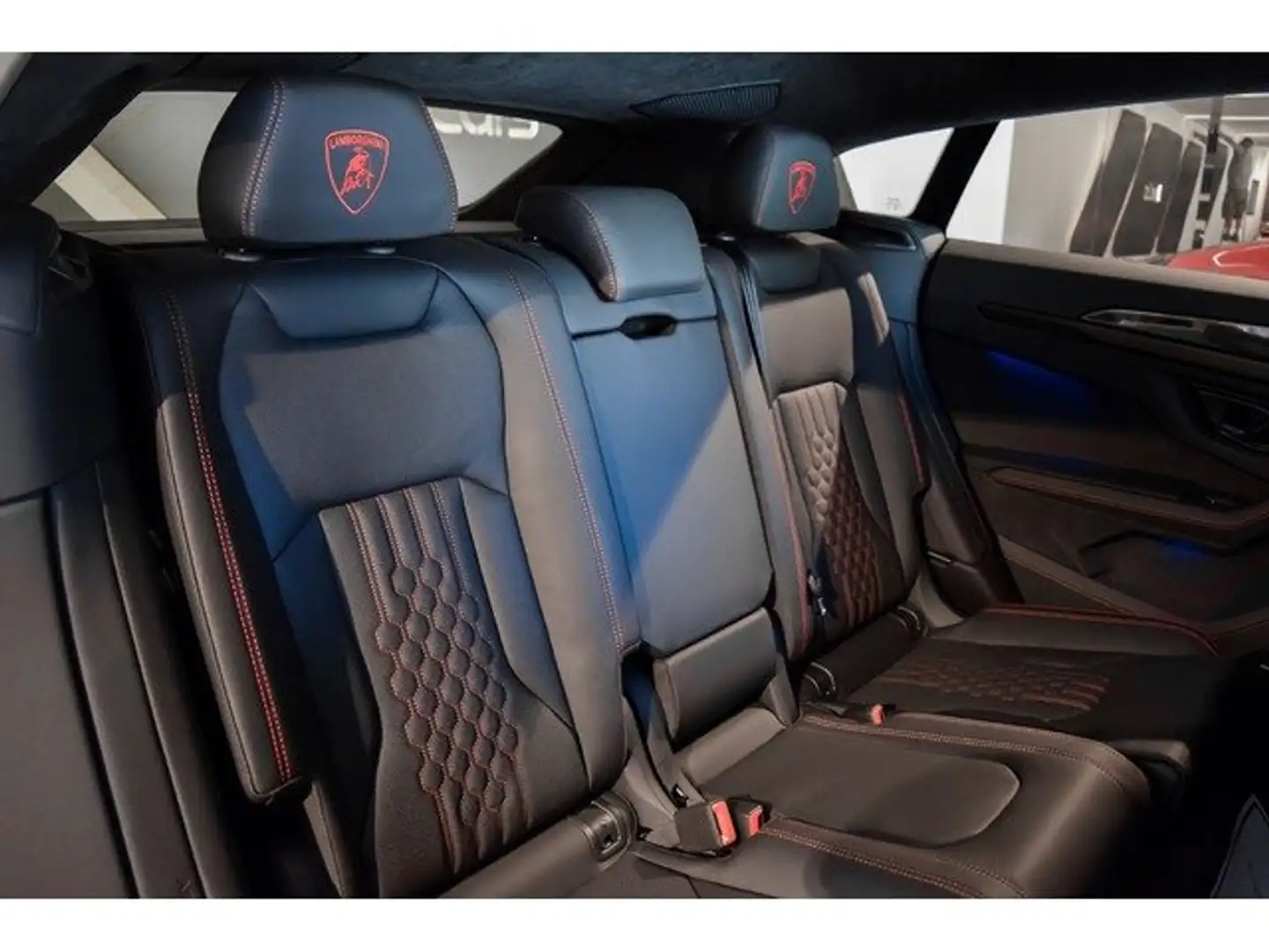 2026 Lamborghini Urus, 10 km, Spanien — Foto 12 z 12
