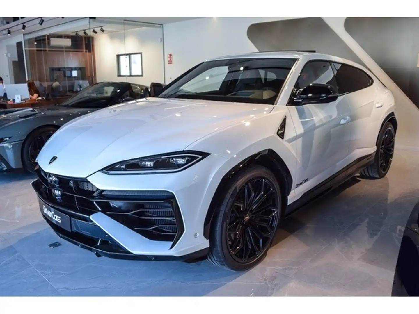 2026 Lamborghini Urus, 10 km, Spanien — Foto 2 z 12