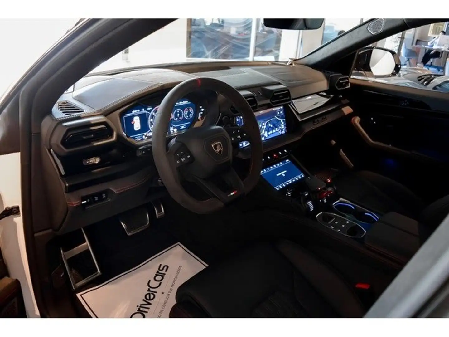 2026 Lamborghini Urus, 10 km, Spanien — Foto 3 z 12