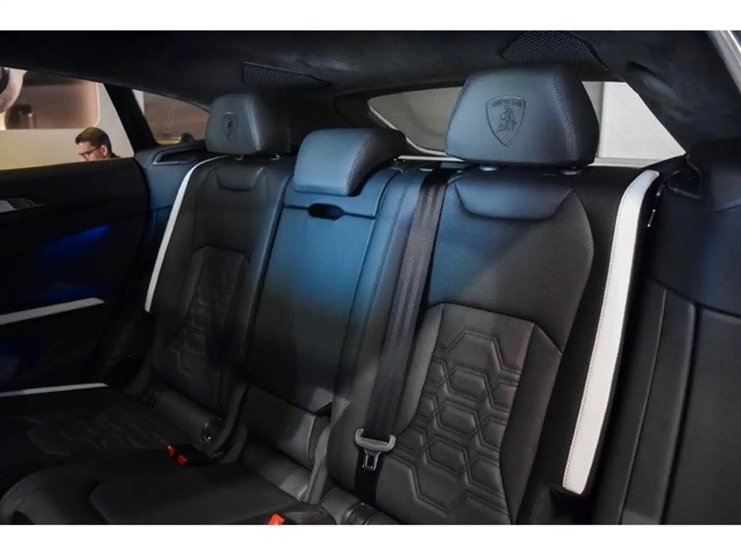 2026 Lamborghini Urus, 10 km, Spanien — Foto 11 z 12