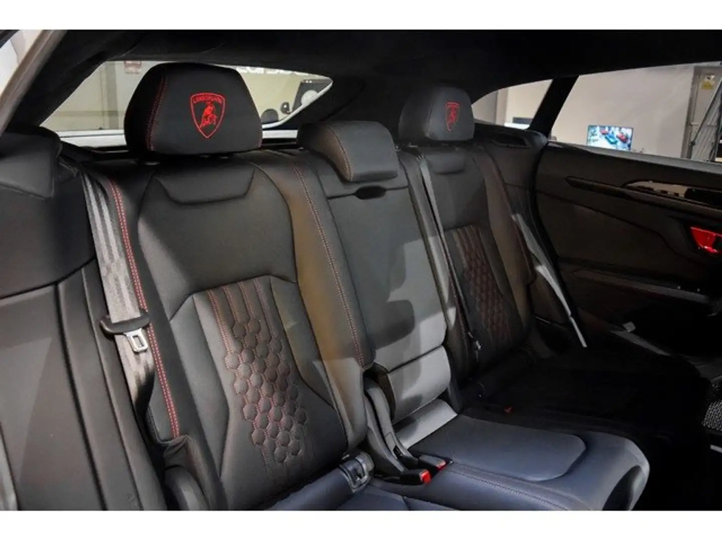 2026 Lamborghini Urus, 4.900 km, Spanien — Foto 12 z 12
