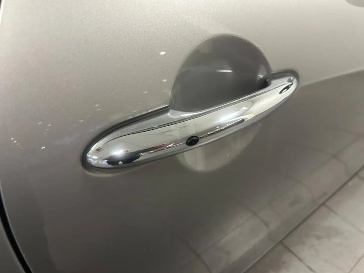 2023 MINI Cooper E, 14.242 km, Frankreich — Foto 11 z 20