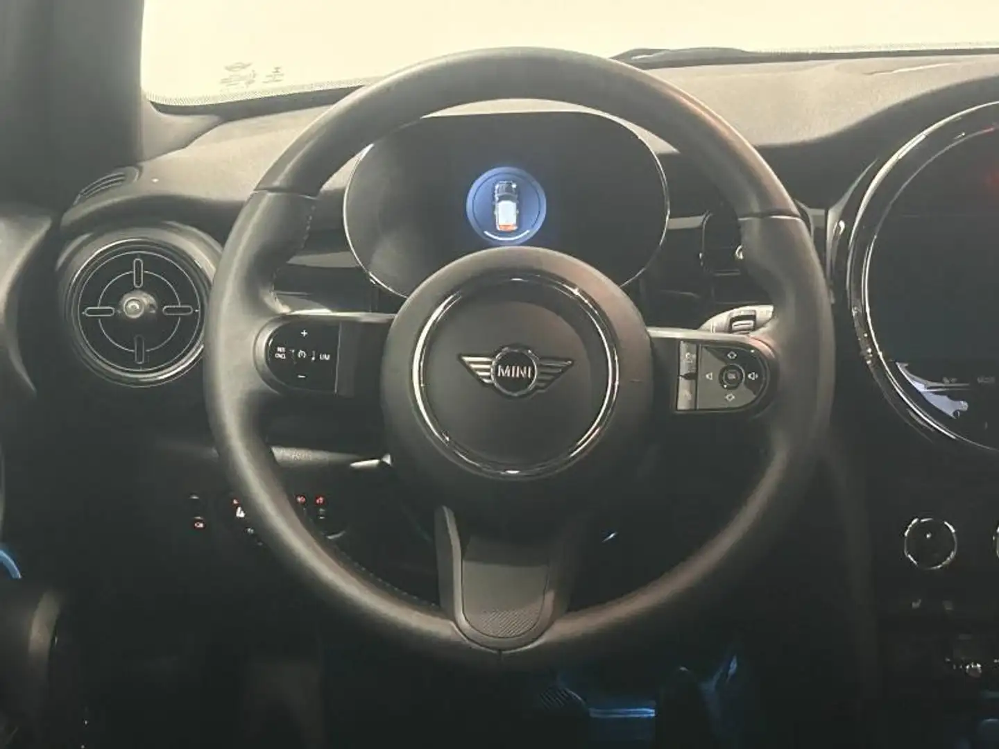 2023 MINI Cooper E, 14.242 km, Frankreich — Foto 6 z 20