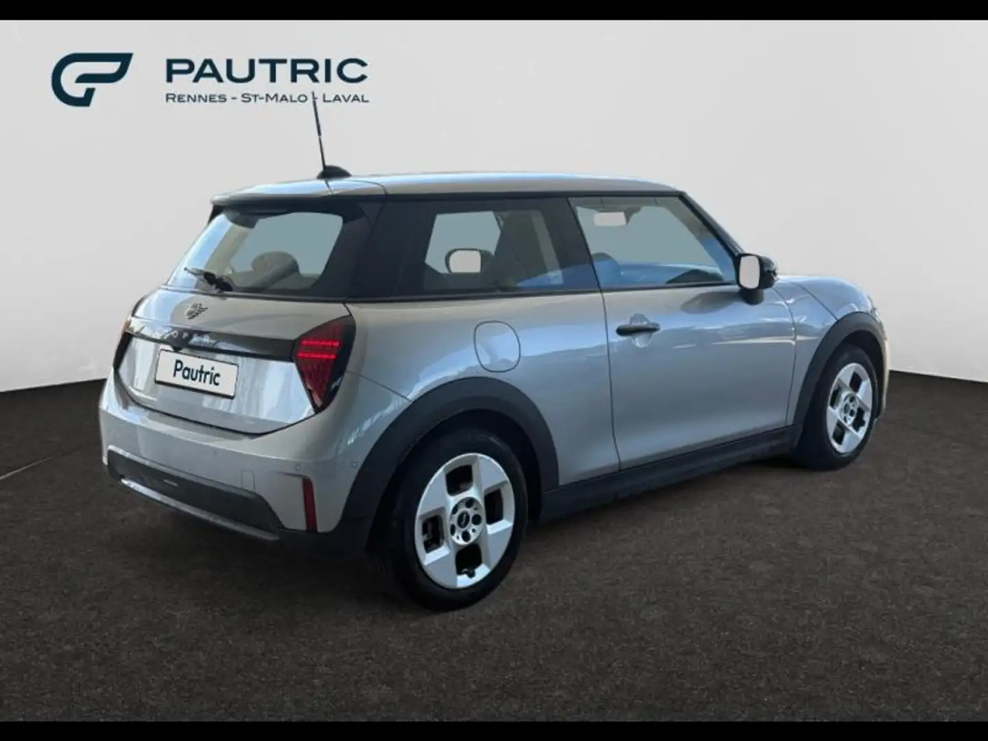 2024 MINI Cooper, 86.600 km, Frankreich — Foto 5 z 12