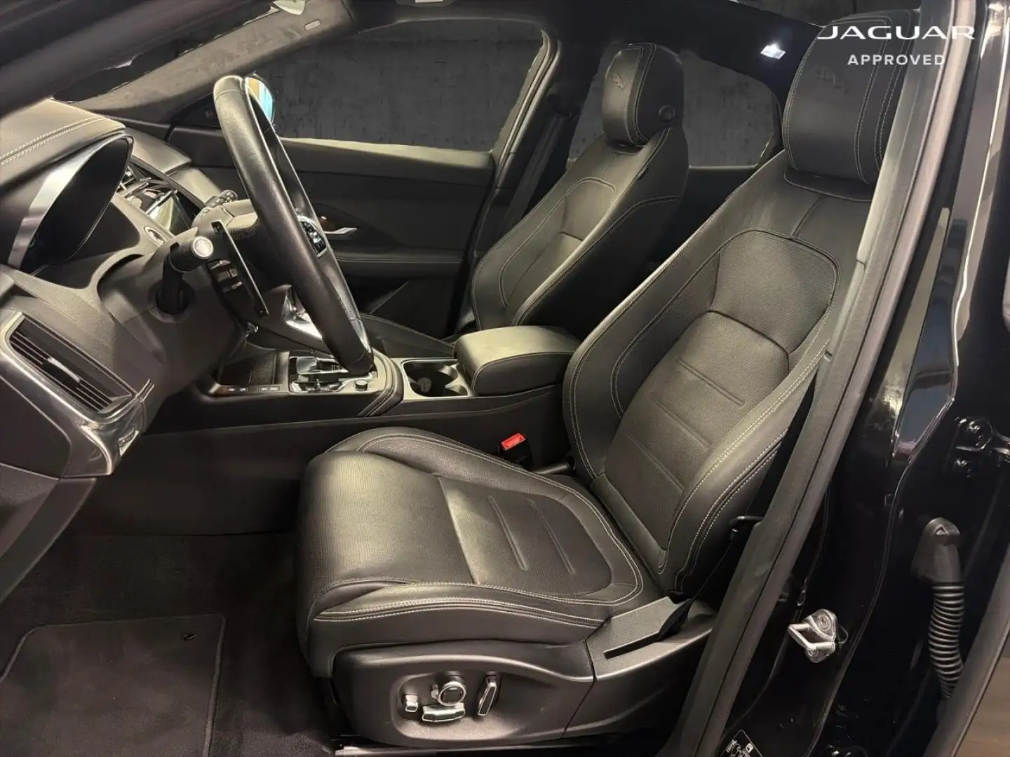 2023 Jaguar E-Pace, 38.090 km, Frankreich — Foto 4 z 20
