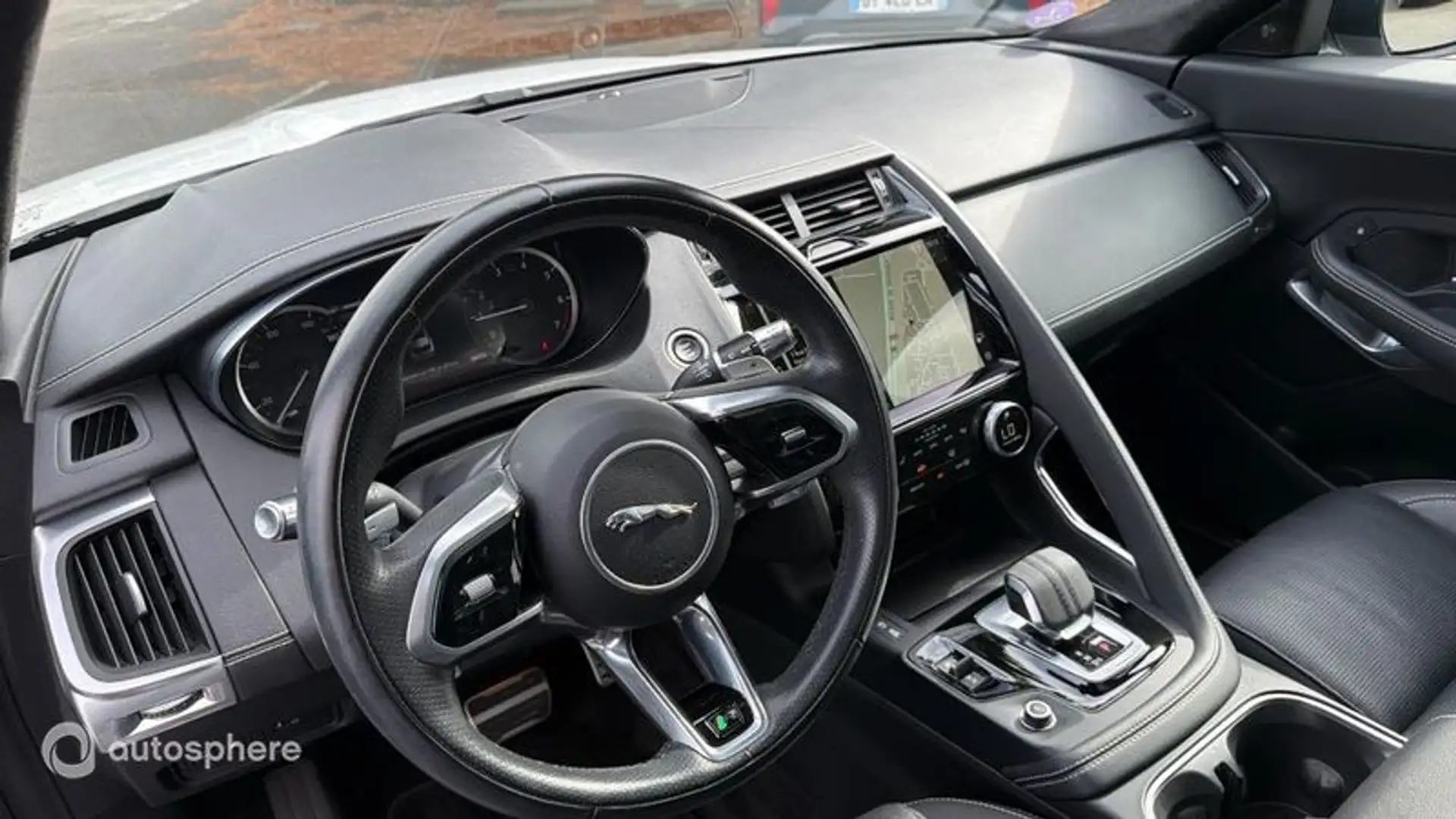 2022 Jaguar E-Pace, 27.238 km, Frankreich — Foto 11 z 20