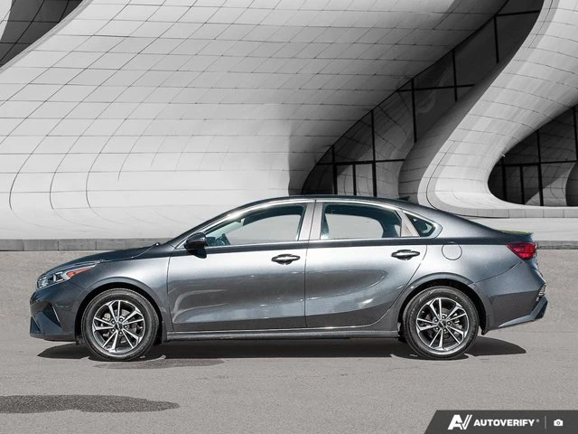 2024 Kia Forte EX, grau, 83.674 km, Import Kanada — Foto 2 z 20