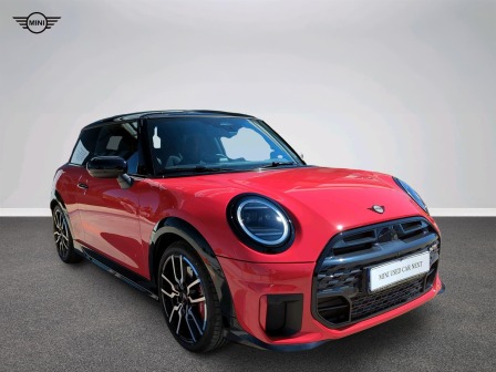 2025 MINI, 918 km, Bulharsko — Foto 1
