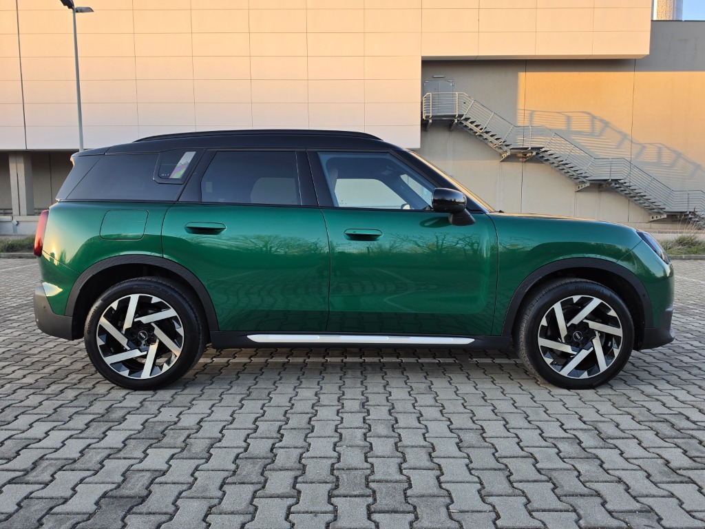 2025 MINI, 19.493 km, Bulgarien — Foto 3 z 15