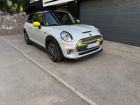 2020 MINI, 38.800 km, Bulharsko — Foto 1
