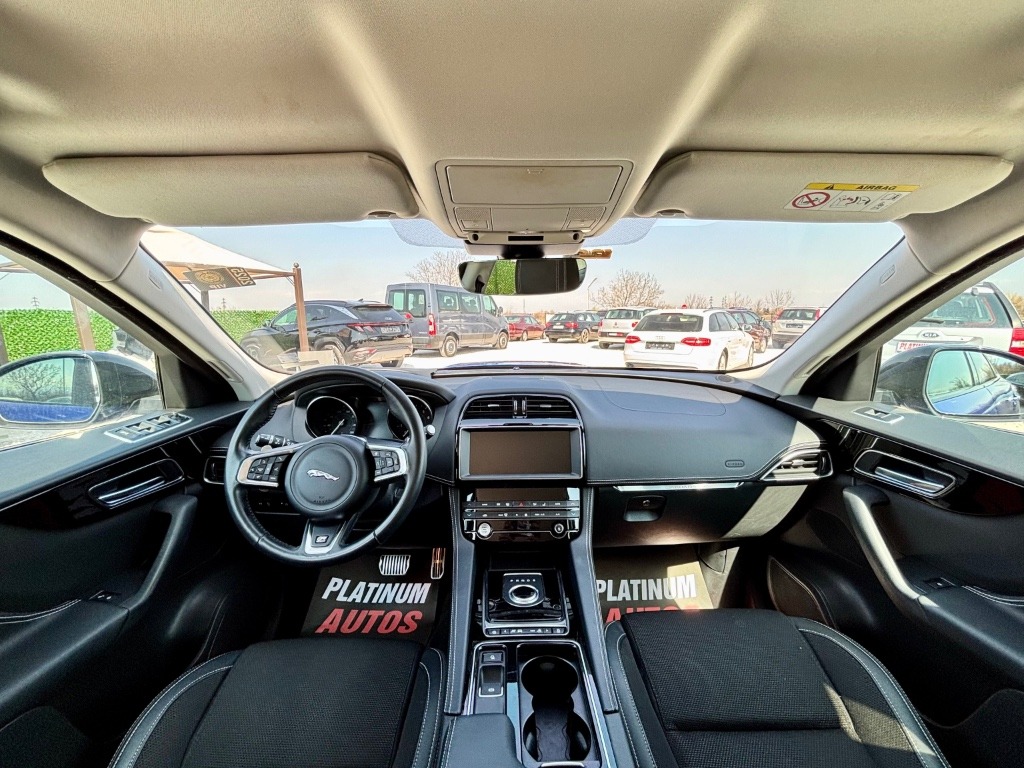 2019 Jaguar, 110.000 km, Bulgarien — Foto 11 z 15