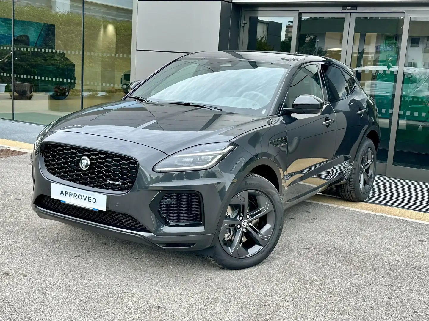 2024 Jaguar E-Pace, 43 km, Italien — Foto 1