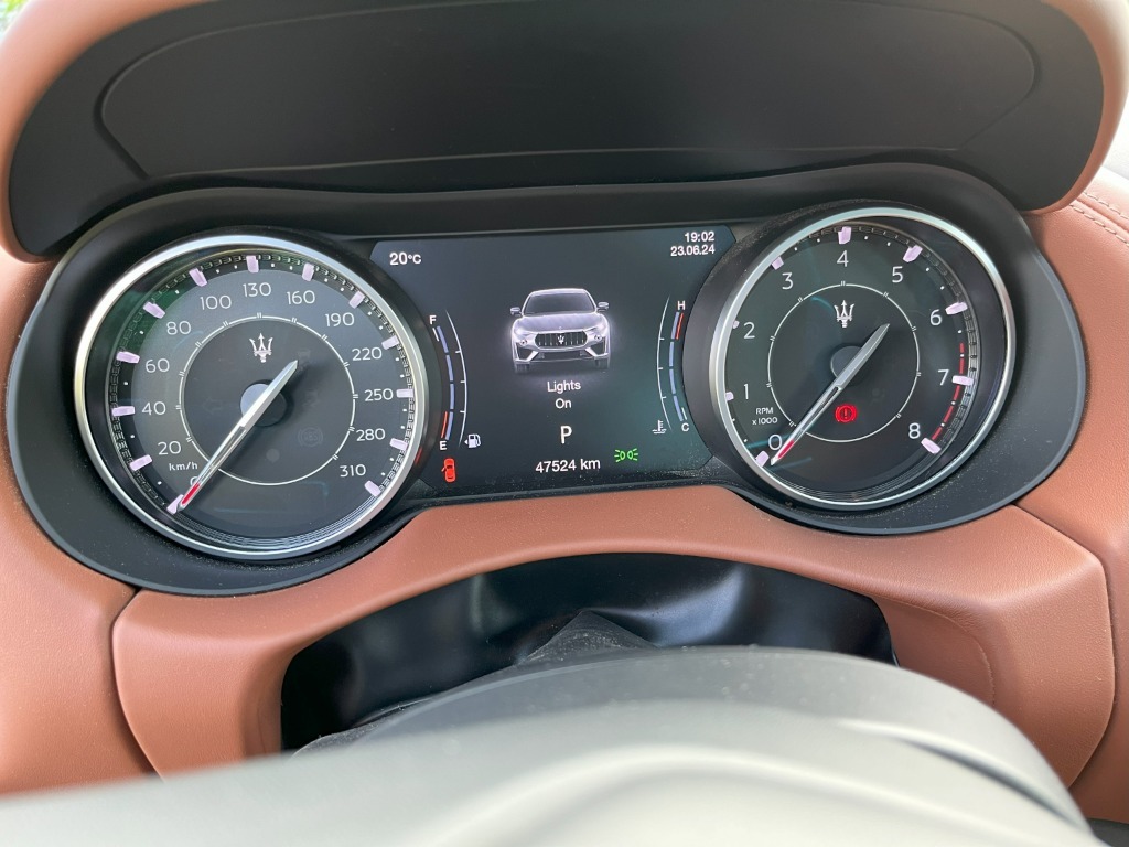 2021 Maserati, 51.000 km, Bulgarien — Foto 12 z 15