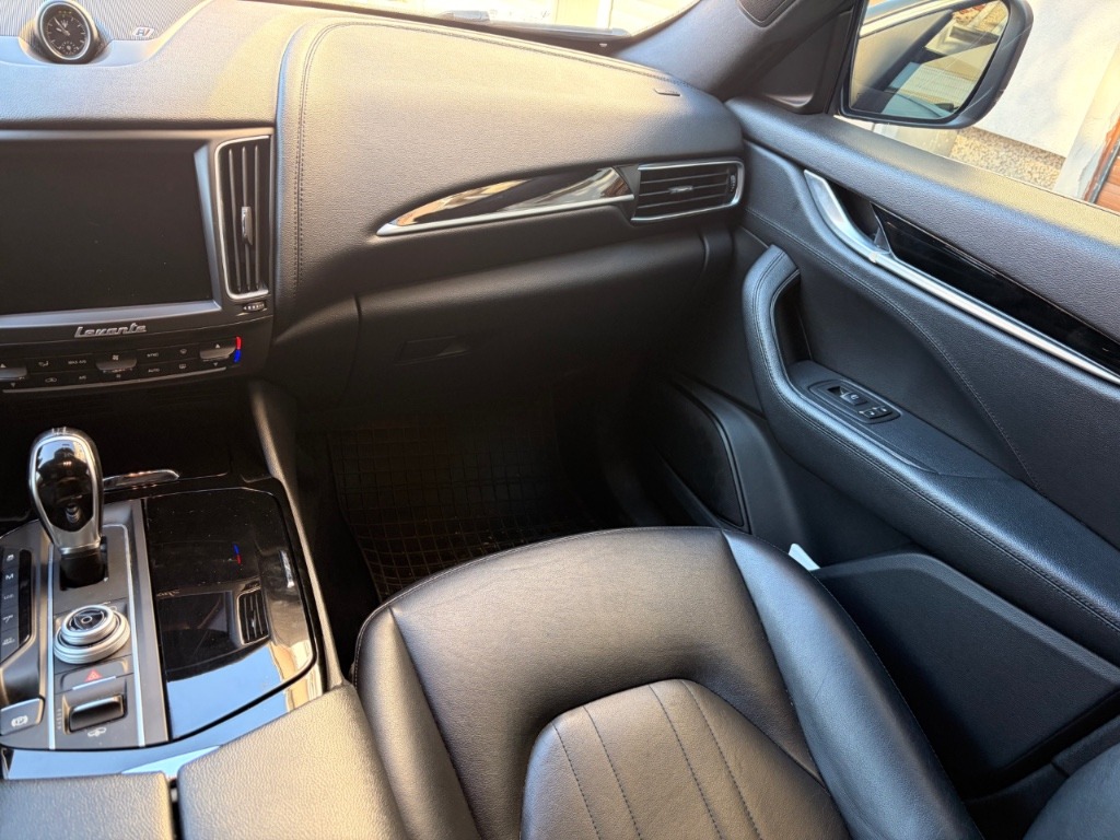 2018 Maserati, 170.000 km, Bulgarien — Foto 4 z 15