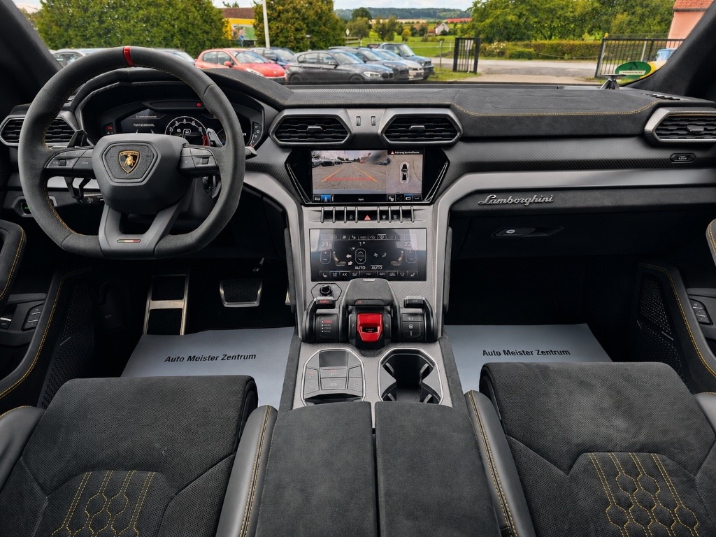 2023 Lamborghini, 28.225 km, Bulgarien — Foto 6 z 15