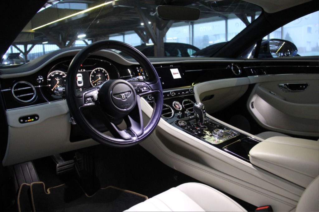 2019 Bentley, 47.500 km, Bulgarien — Foto 7 z 12