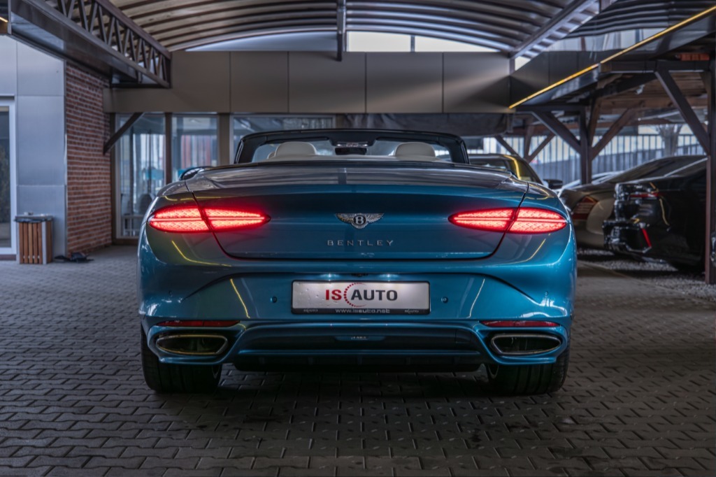 2025 Bentley, Bulgarien — Foto 10 z 10