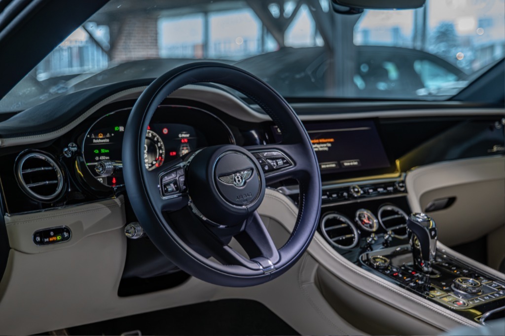 2025 Bentley, Bulgarien — Foto 4 z 10