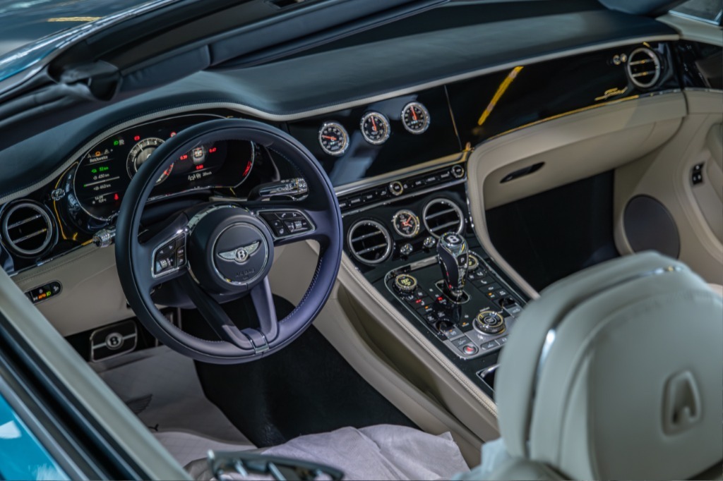 2025 Bentley, Bulgarien — Foto 7 z 10