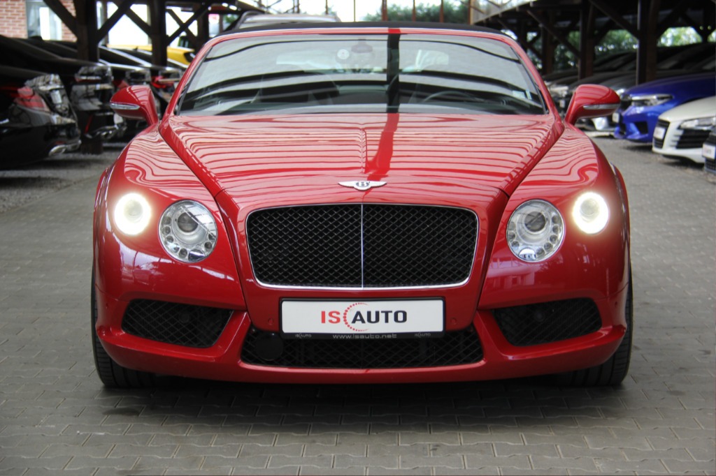 2013 Bentley, 76.000 km, Bulgarien — Foto 1