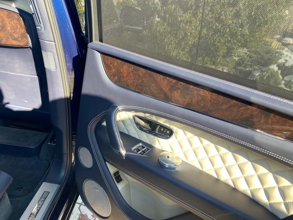 2017 Bentley, 135.000 km, Bulgarien — Foto 7 z 8