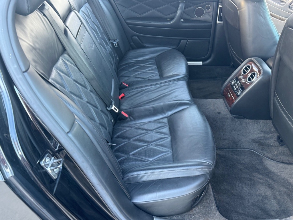 2011 Bentley, 55.000 km, Bulgarien — Foto 11 z 15