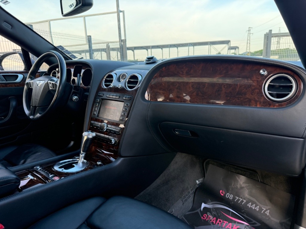 2011 Bentley, 55.000 km, Bulgarien — Foto 13 z 15