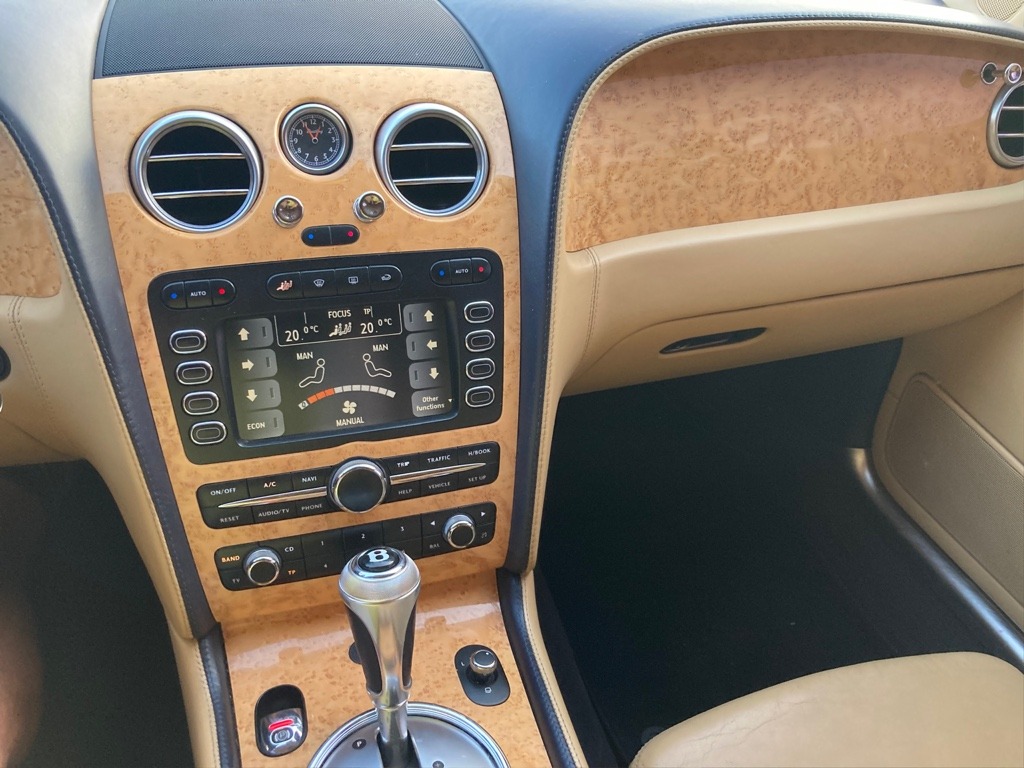 2006 Bentley, 240.000 km, Bulgarien — Foto 10 z 14