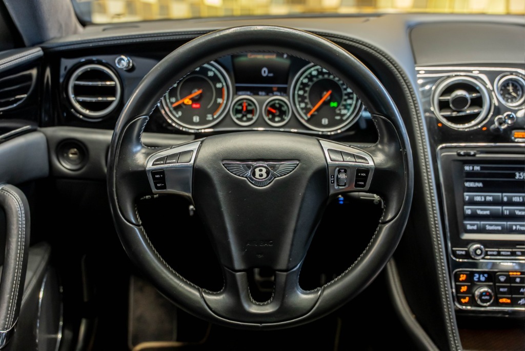 2016 Bentley, 140.530 km, Bulgarien — Foto 11 z 15