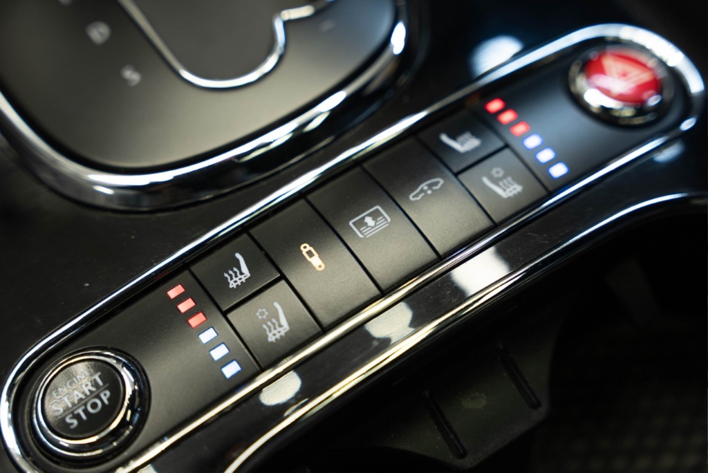 2016 Bentley, 140.530 km, Bulgarien — Foto 13 z 15
