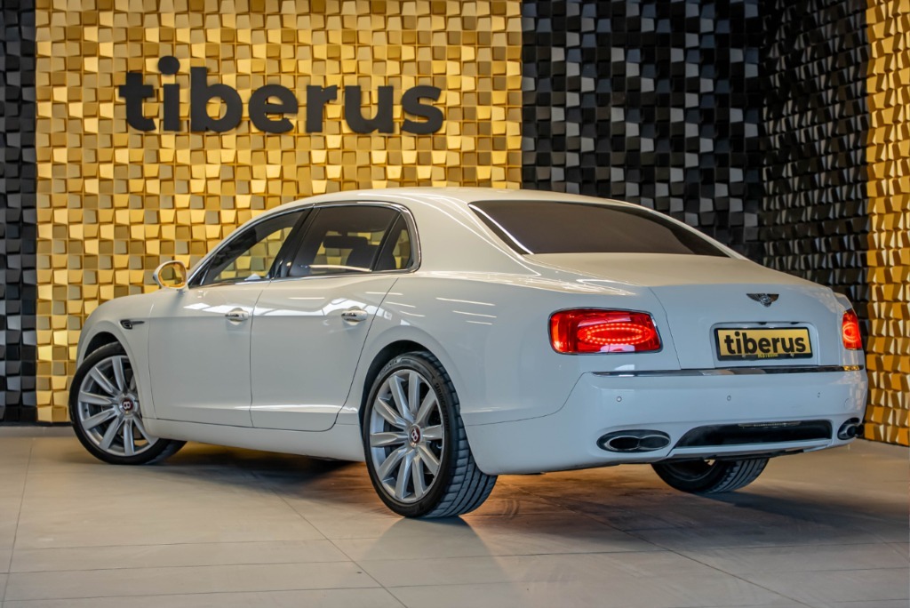2016 Bentley, 140.530 km, Bulgarien — Foto 2 z 15