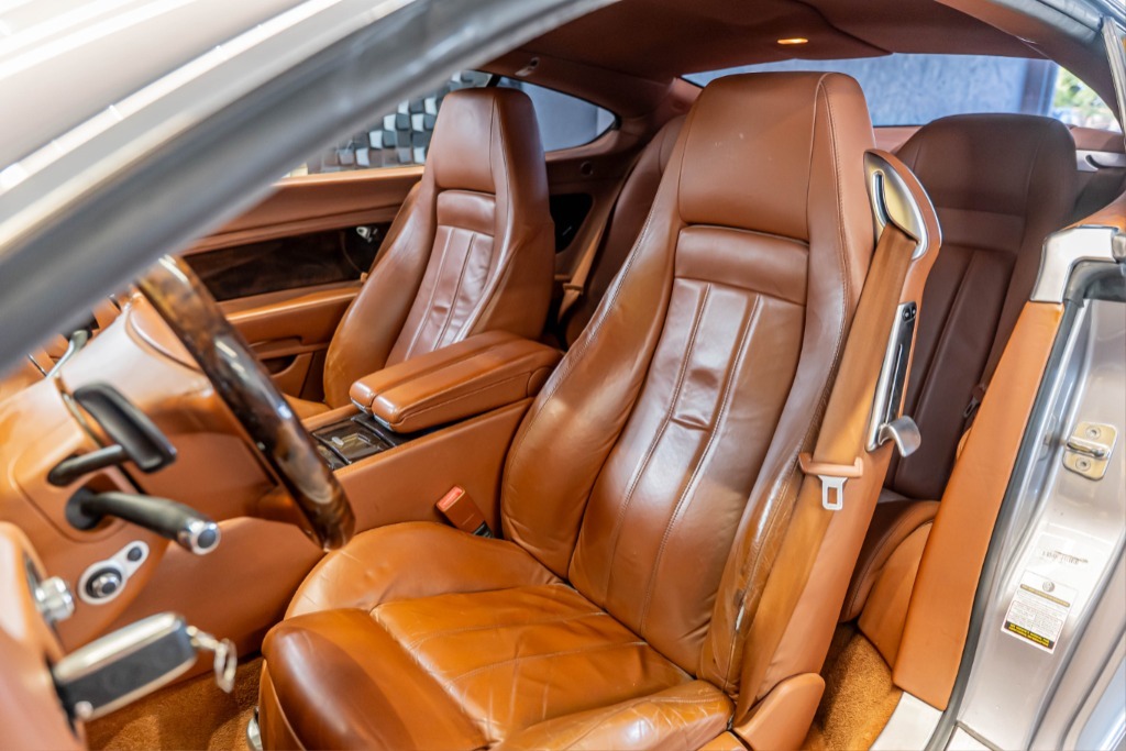 2007 Bentley, 125.000 km, Bulgarien — Foto 10 z 15