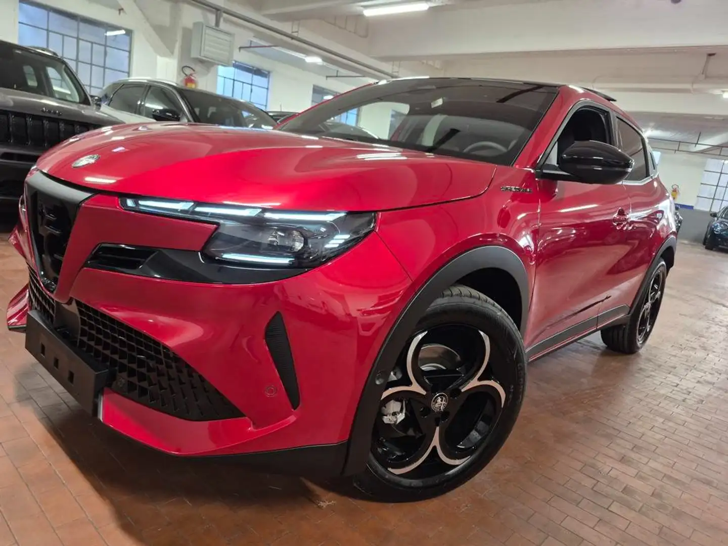 2025 Alfa Romeo Junior, 30 km, Italien — Foto 2 z 12
