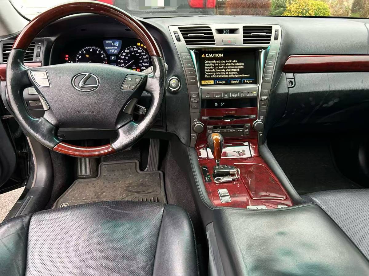 2008 Lexus, Import Kanada — Foto 4 z 6