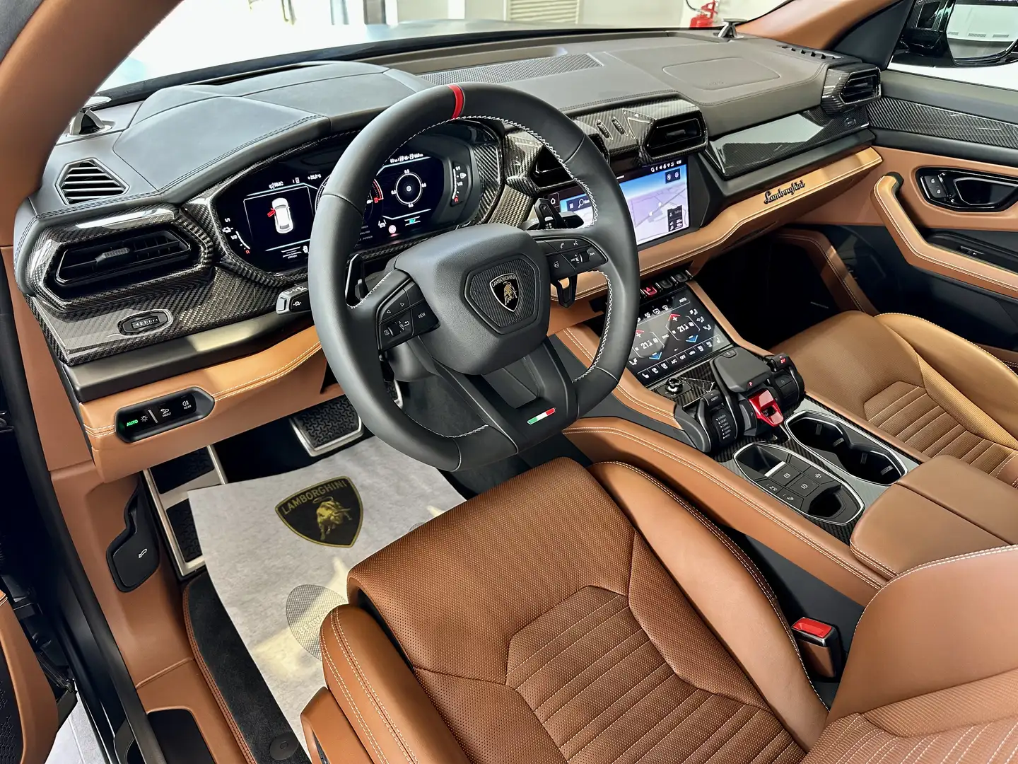 2026 Lamborghini Urus, 61 km, Italien — Foto 11 z 12