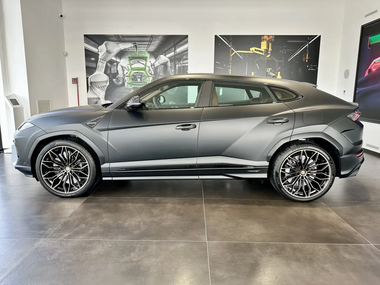2026 Lamborghini Urus, 61 km, Italien — Foto 5 z 12