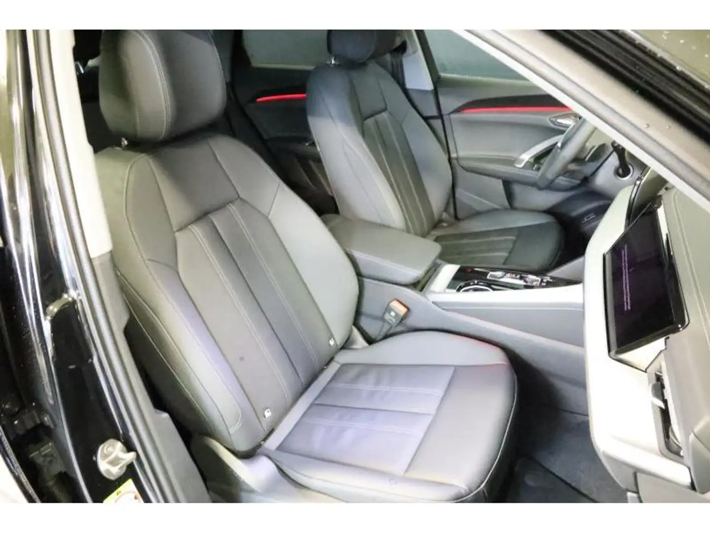 2026 Audi Q5, 21.300 km, Lucembursko — Foto 9 z 12