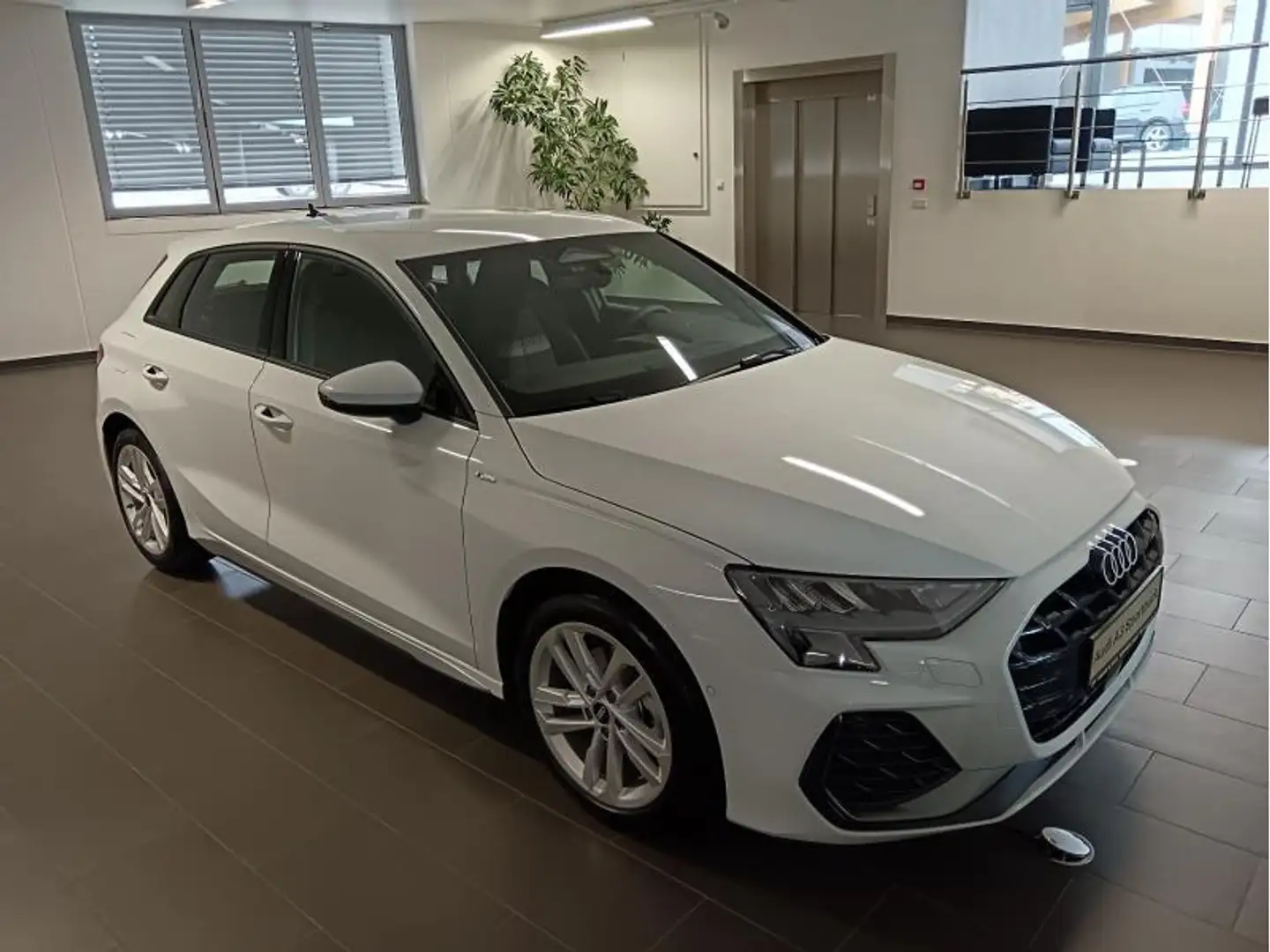 2026 Audi A3, 5.000 km, Luxemburg — Foto 5 z 10