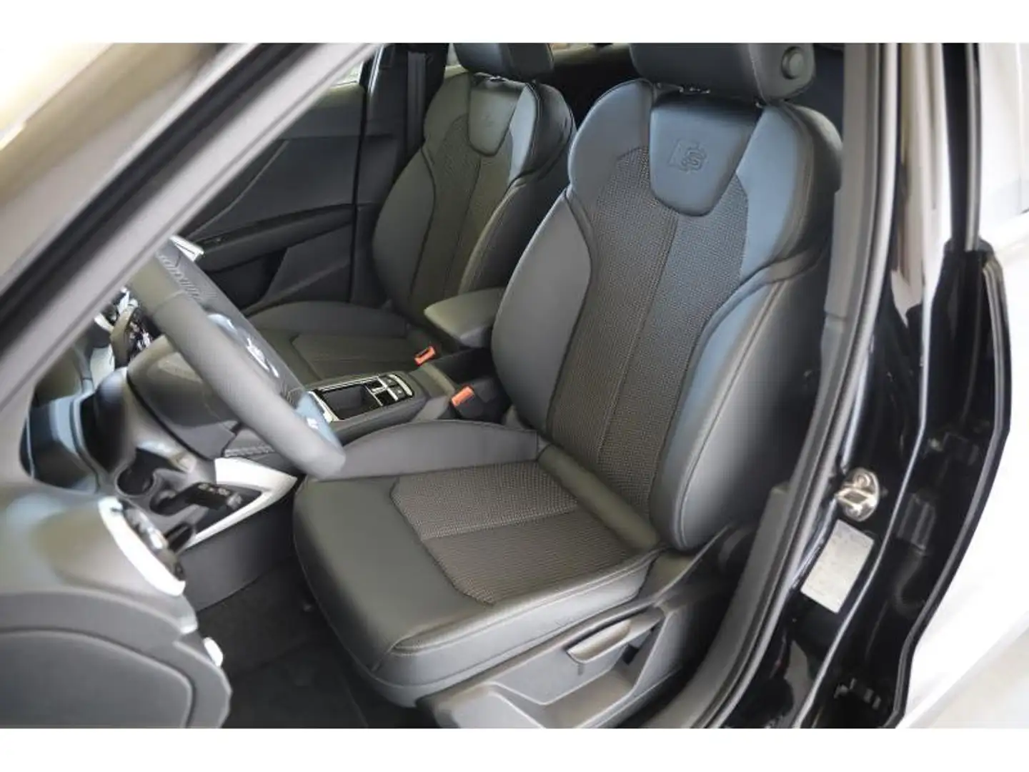 2026 Audi Q2, 1.900 km, Lucembursko — Foto 4 z 12