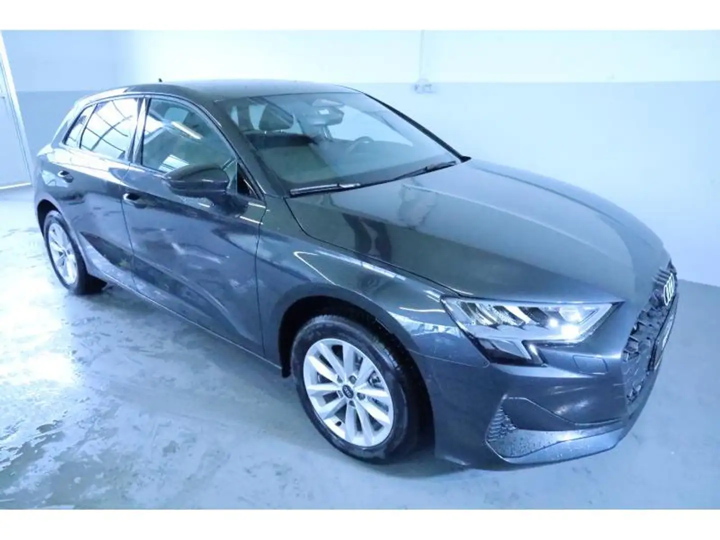 2026 Audi A3, 1.000 km, Lucembursko — Foto 1