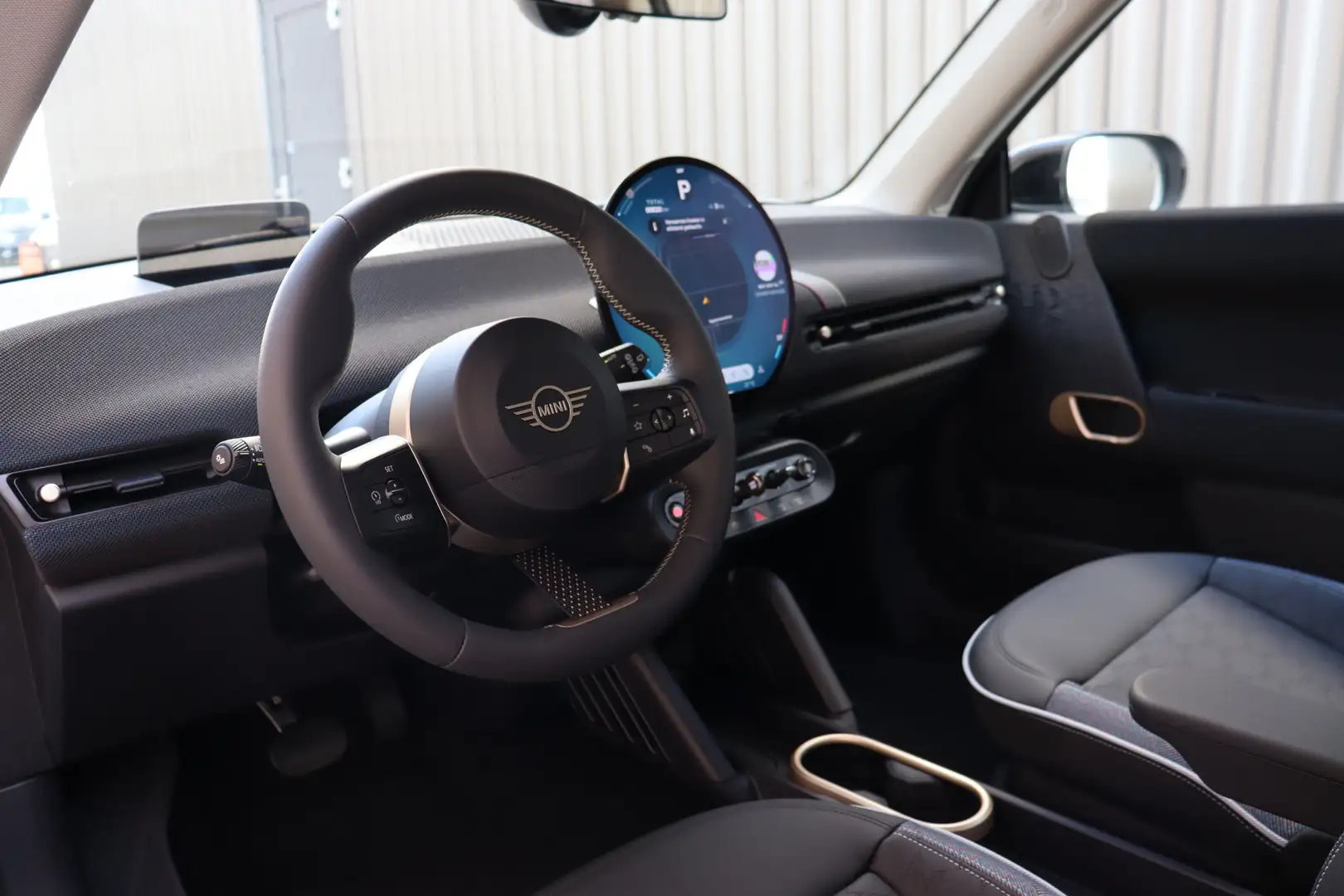 2026 MINI Cooper E, 1 km, Niederlande — Foto 12 z 18