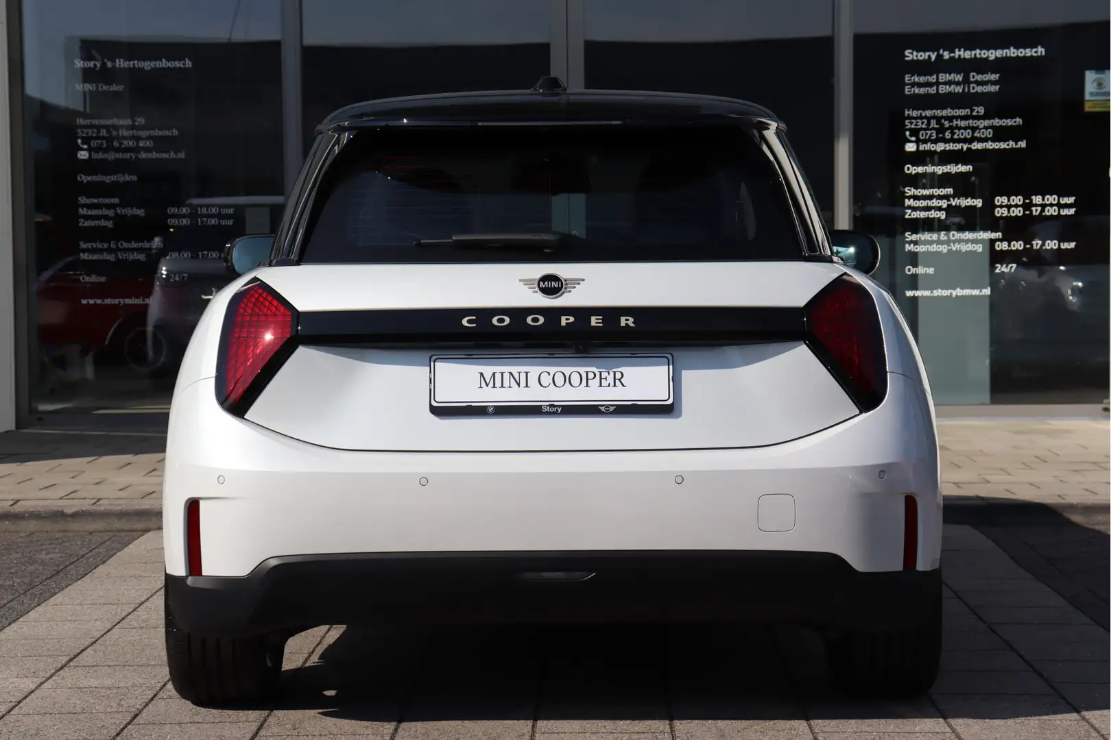 2026 MINI Cooper E, 1 km, Niederlande — Foto 6 z 18