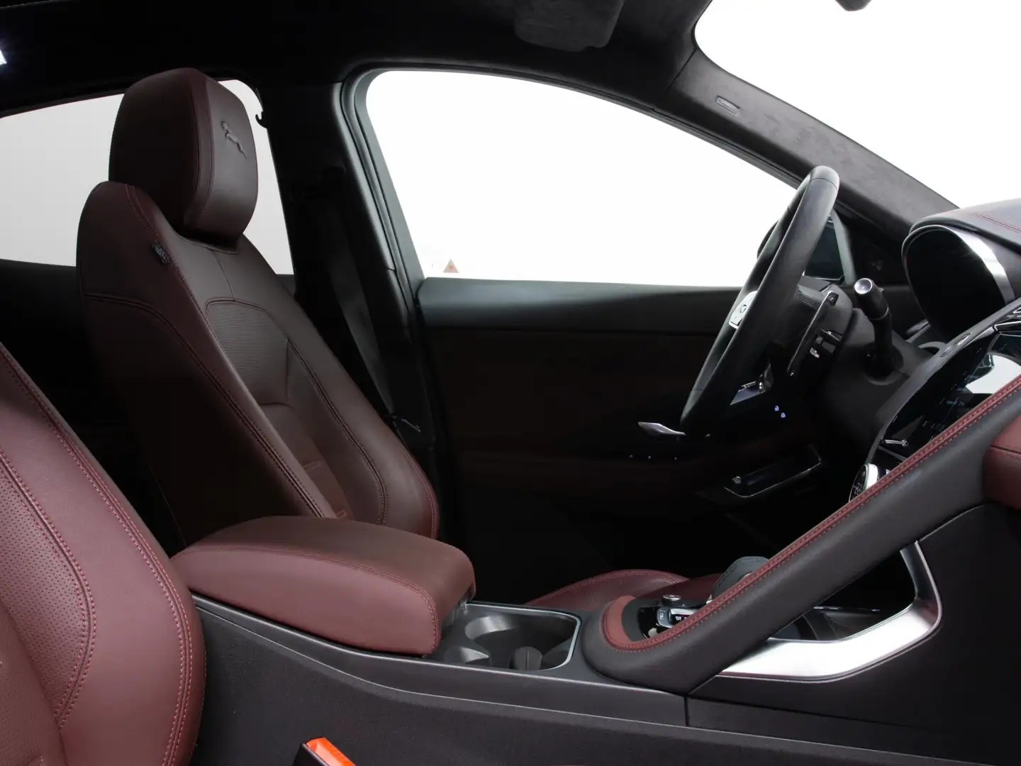 2025 Jaguar E-Pace, 19.800 km, Niederlande — Foto 13 z 32