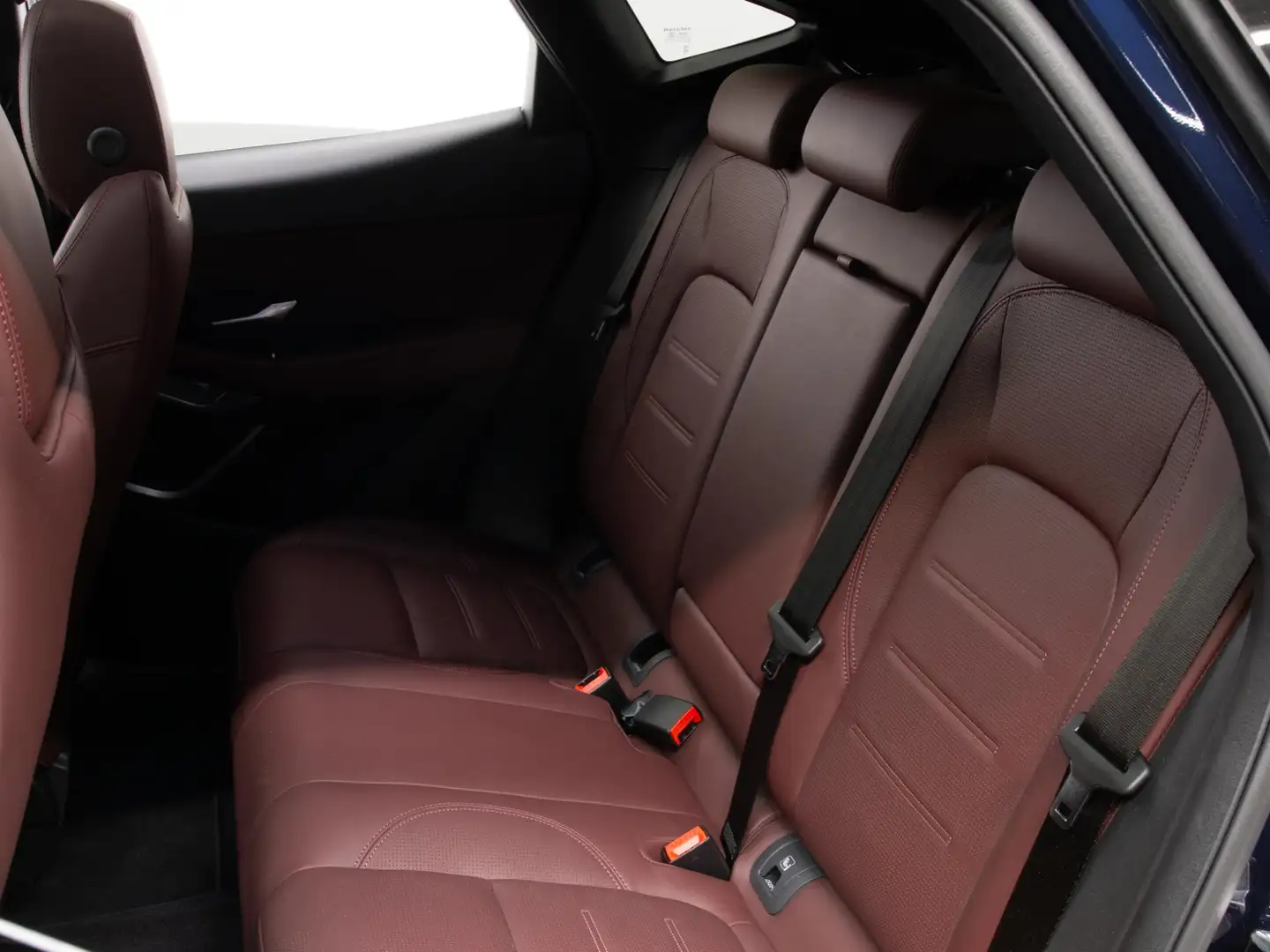2025 Jaguar E-Pace, 19.800 km, Niederlande — Foto 16 z 32