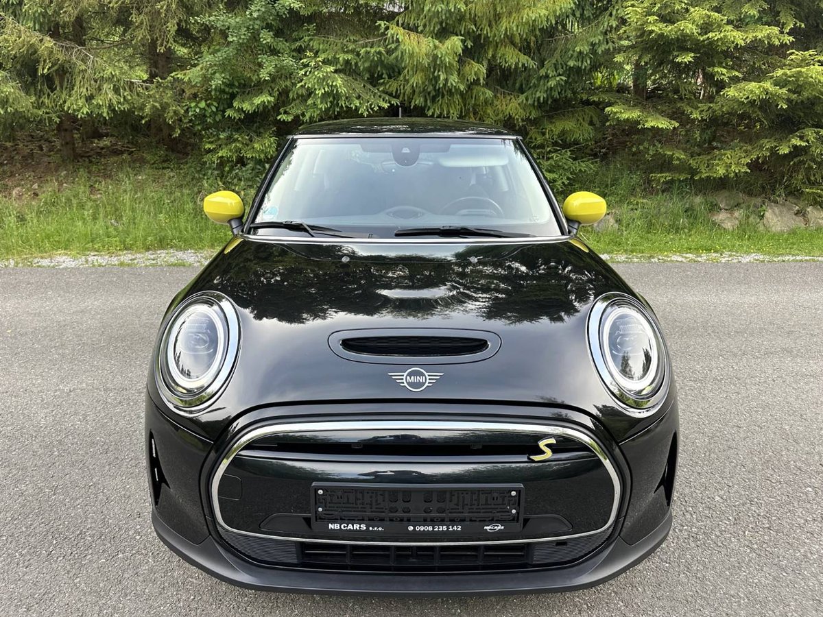 2023 MINI Cooper E, 29.300 km, Slowakei — Foto 1