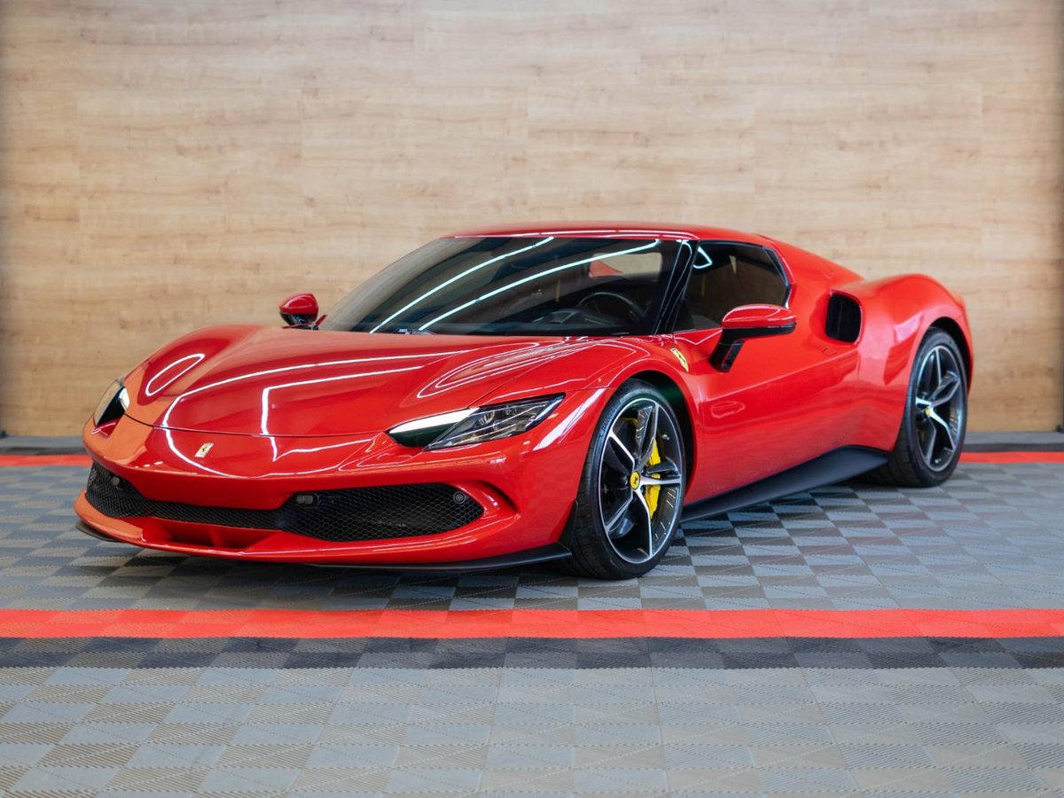 2023 Ferrari 296, 7.050 km, Slovensko — Foto 1