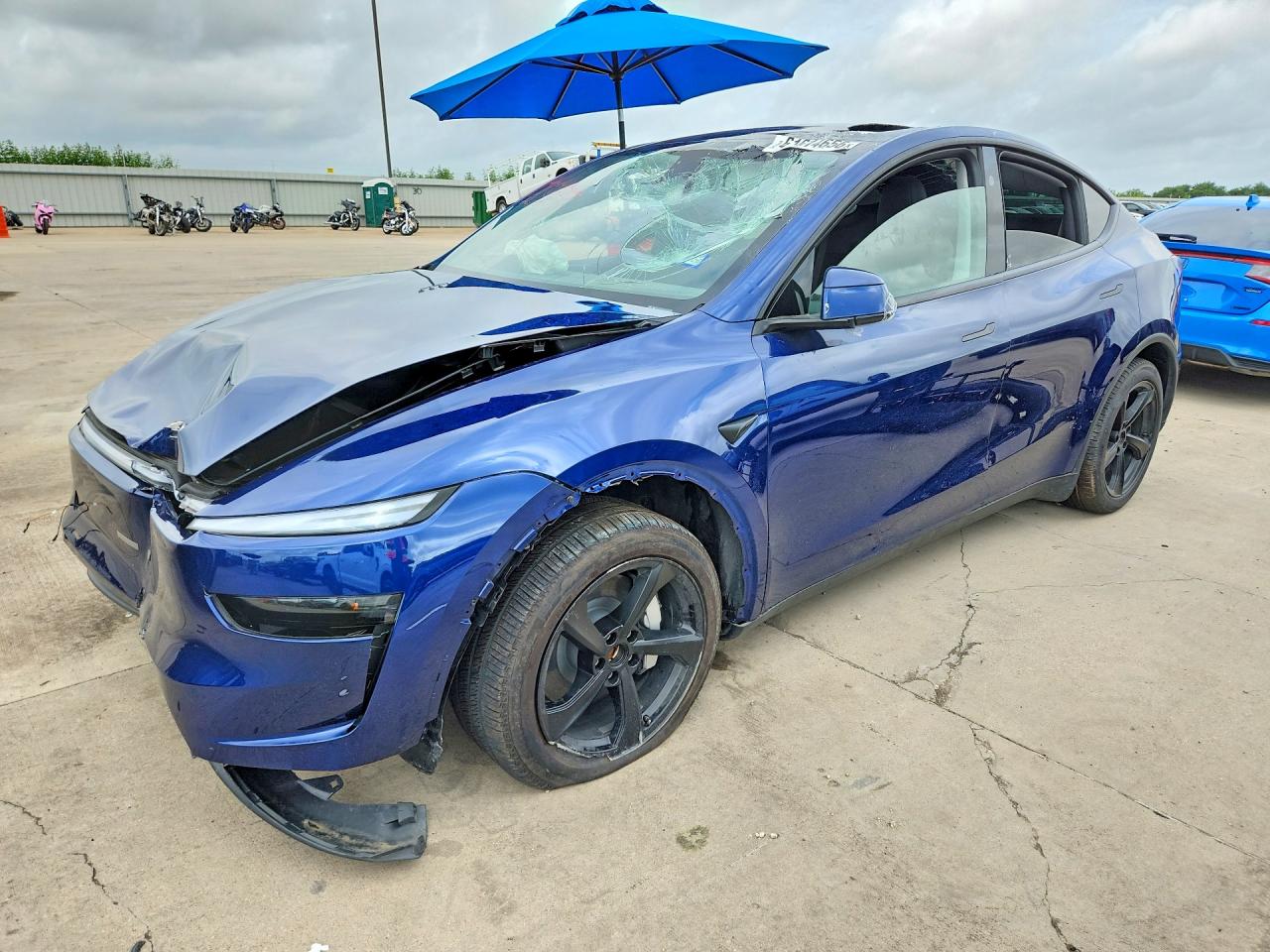 2026 Tesla MODEL Y, blau, 13.063 km, Import USA — Foto 1
